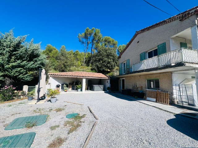 Bas de villa meublé T4
